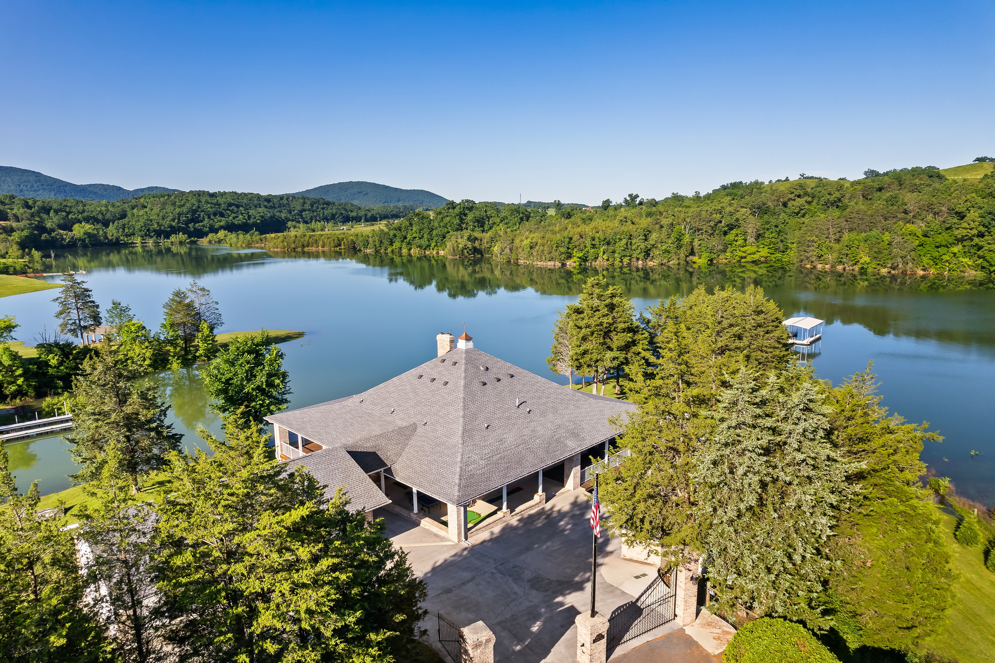 Lake Luxury